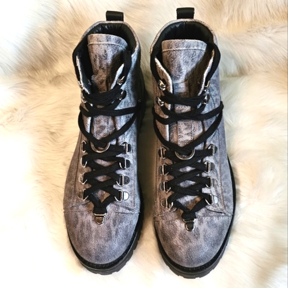 Allsaints 'Lia' boot - Picture 2 of 10